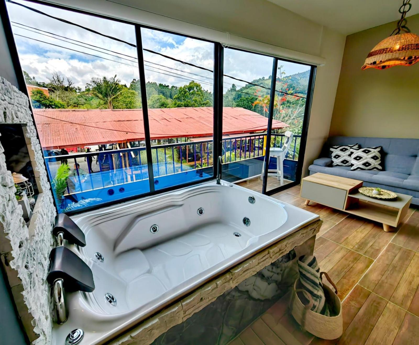 Habitacion Deluxe 2 Con Jacuzzi A 20 Mt Del Parque 살렌토 외부 사진