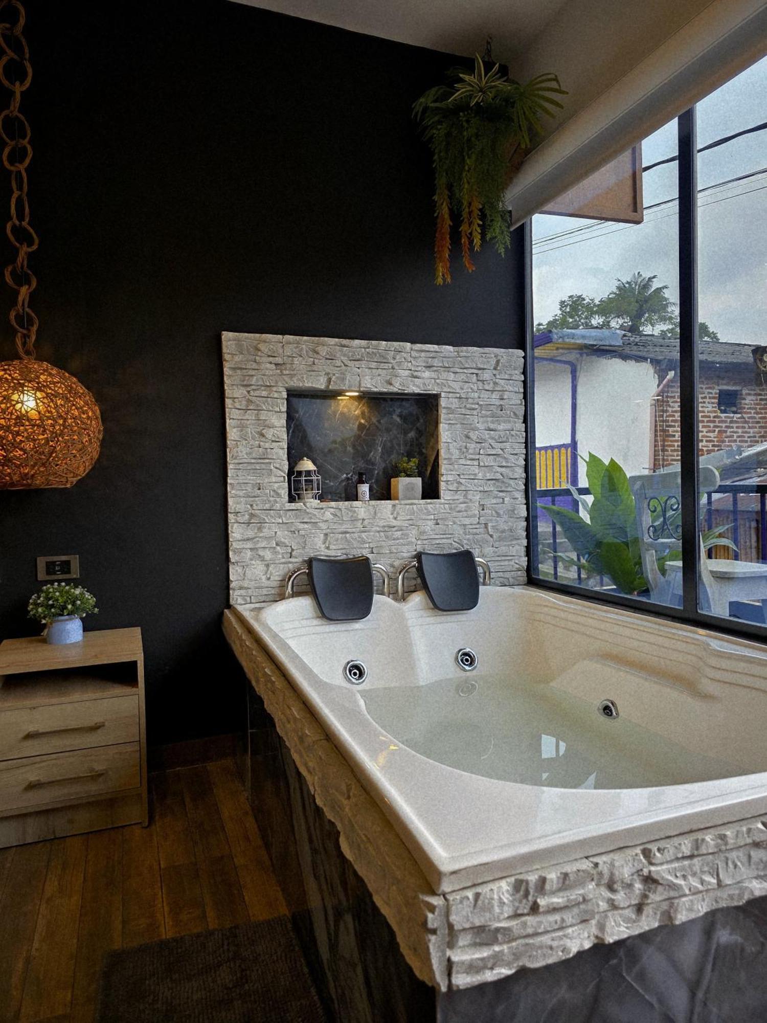 Habitacion Deluxe 2 Con Jacuzzi A 20 Mt Del Parque 살렌토 외부 사진